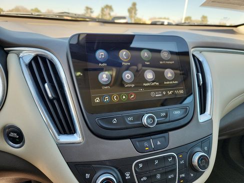 Used 2024 Chevrolet Malibu LT image 19