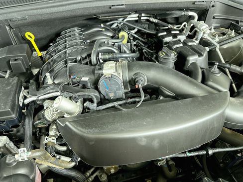 Used 2024 Dodge Durango GT RWD image 36