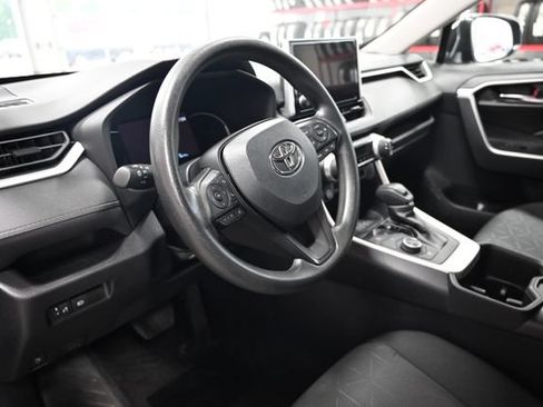 Used 2024 Toyota RAV4 XLE AWD/4WD image 21