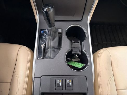 Used 2017 Toyota Camry XLE image 23