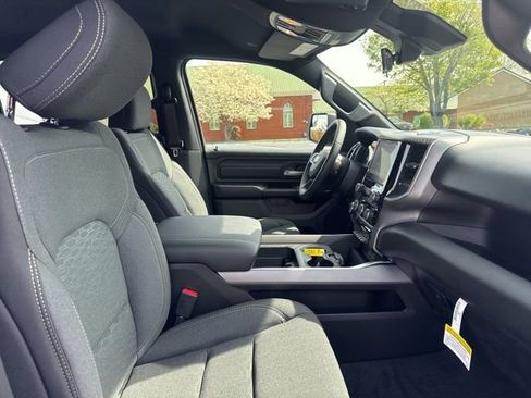 New 2026 RAM 1500 Express AWD/4WD image 10