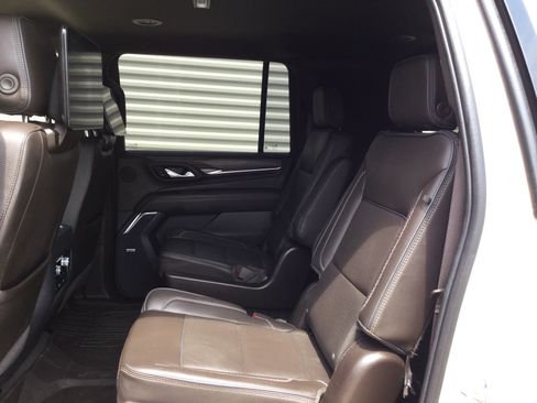 Used 2023 GMC Yukon XL Denali w/ LPO, Floor Liner Package AWD/4WD image 10