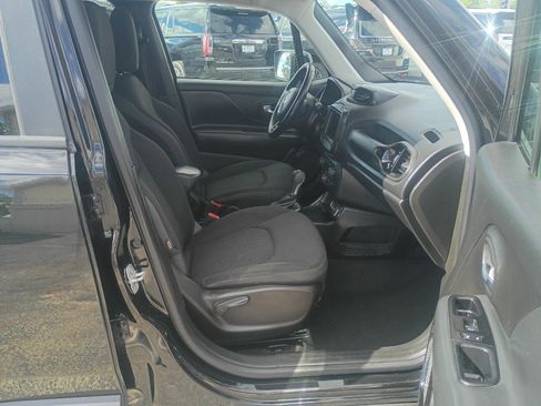 Used 2020 Jeep Renegade Altitude FWD image 11