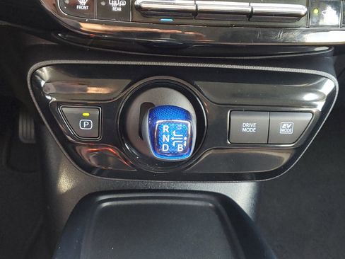 Used 2022 Toyota Prius LE image 21