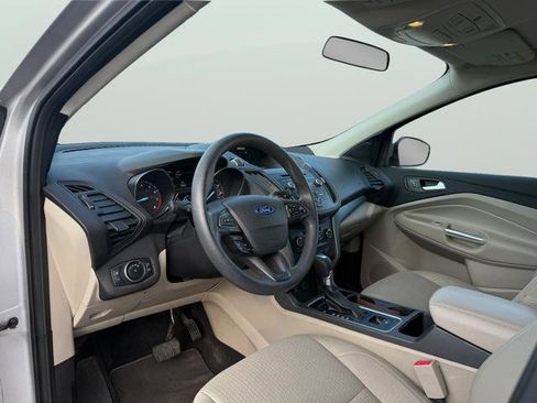 Used 2017 Ford Escape SE image 16