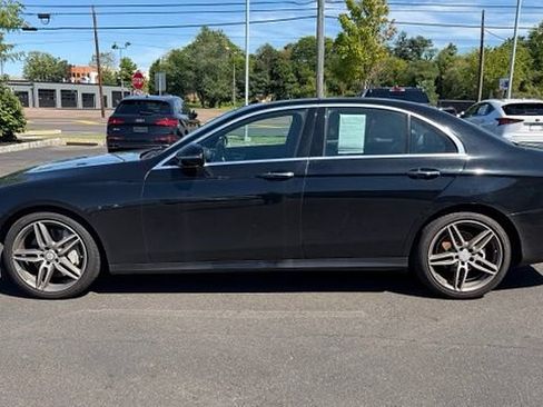 Certified 2017 Mercedes-Benz E 300 4MATIC image 4