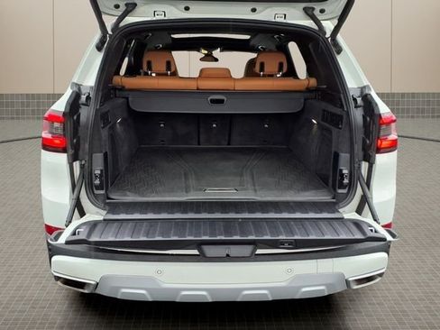 Used 2023 BMW X5 xDrive40i w/ Premium Package AWD/4WD image 8