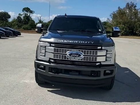 Used 2019 Ford F250 Platinum w/ Platinum Ultimate Package image 3