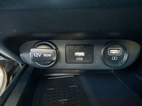 Used 2023 Hyundai Elantra Limited image 38