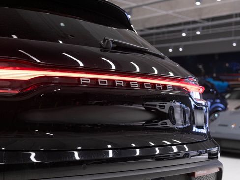 Used 2022 Porsche Macan S image 32