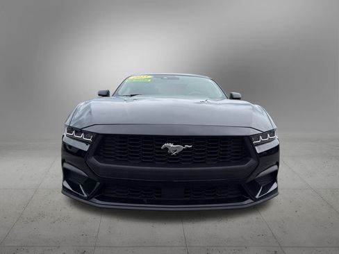 Used 2025 Ford Mustang Coupe RWD image 7
