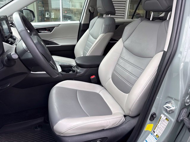 Used 2021 Toyota RAV4 XLE Premium AWD/4WD image 11