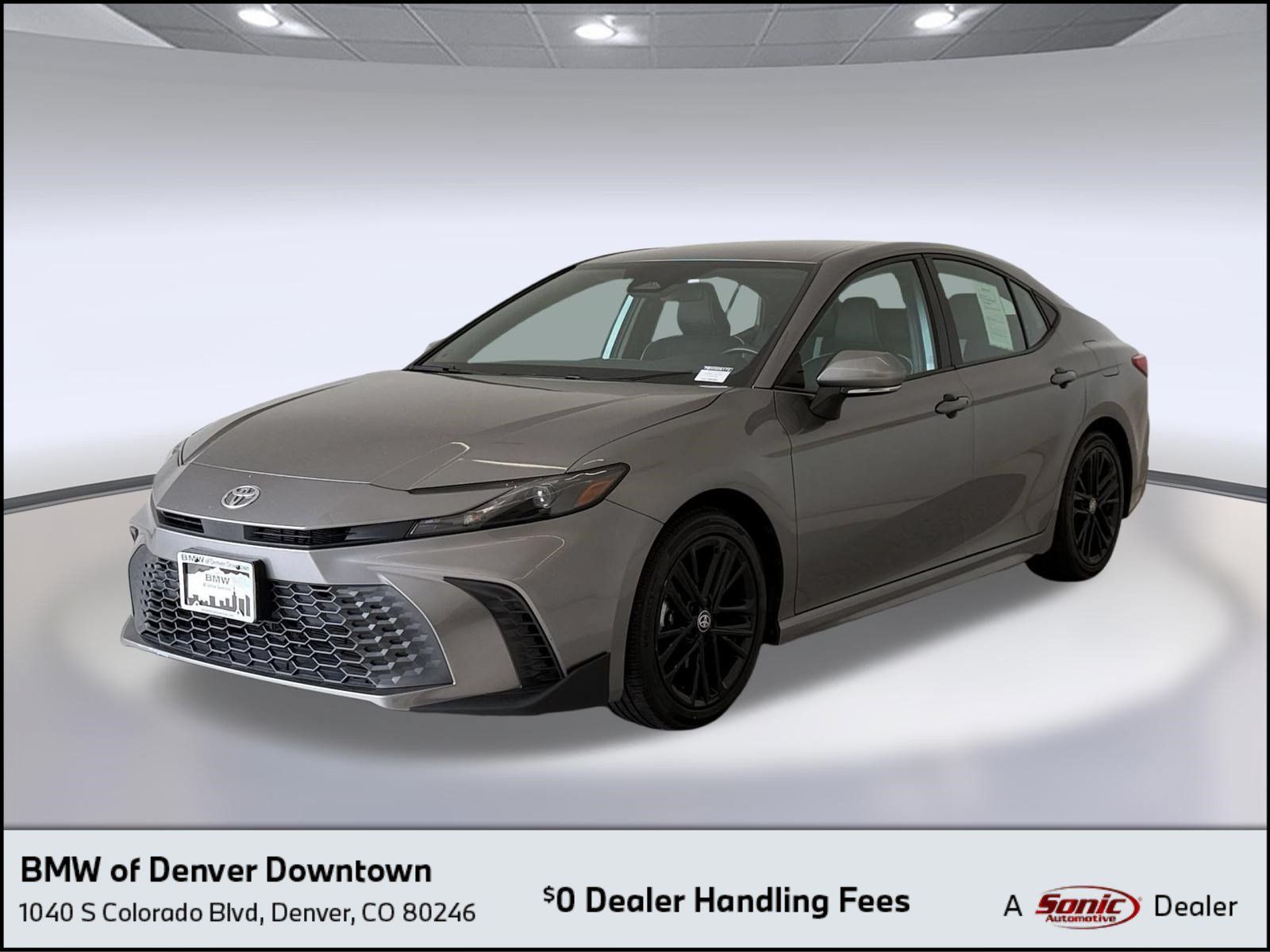 Used 2025 Toyota Camry SE FWD image 1