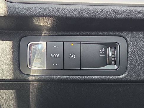 Certified 2026 Chevrolet Traverse LT FWD image 17