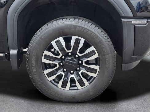 Used 2025 GMC Sierra 3500 Denali Ultimate w/ LPO, GMC Protection Package AWD/4WD image 4