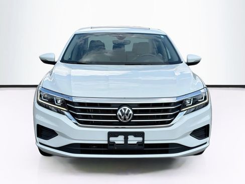 Used 2021 Volkswagen Passat 2.0T SE FWD image 2