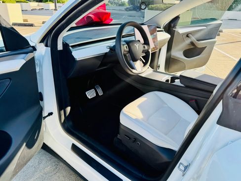 Used 2023 Tesla Model Y Performance AWD/4WD image 18