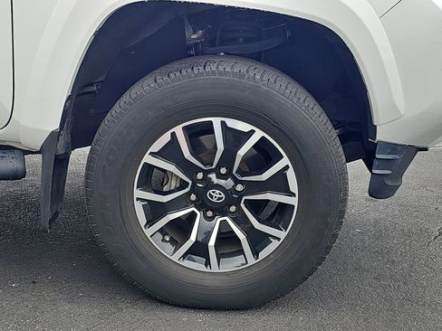 Used 2020 Toyota Tacoma TRD Sport w/ Technology Package RWD image 10