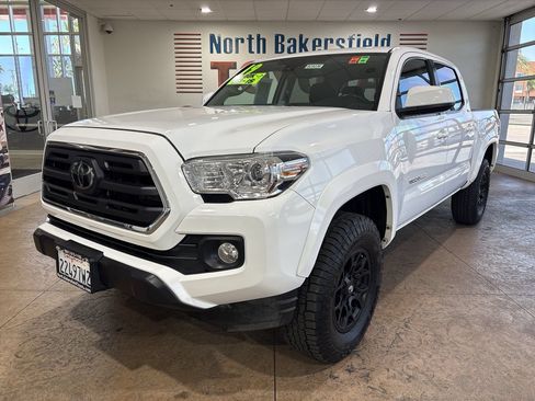 Used 2019 Toyota Tacoma SR5 AWD/4WD image 6
