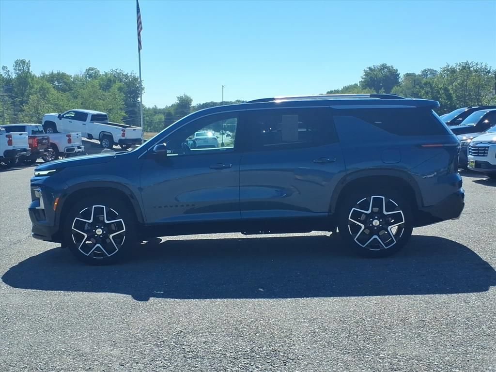 Used 2025 Chevrolet Traverse High Country FWD image 7