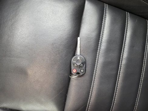 Used 2017 Ford Escape SE w/ SE Leather Comfort Package FWD image 32