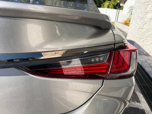 Used 2019 Lexus ES 350 F Sport image 14