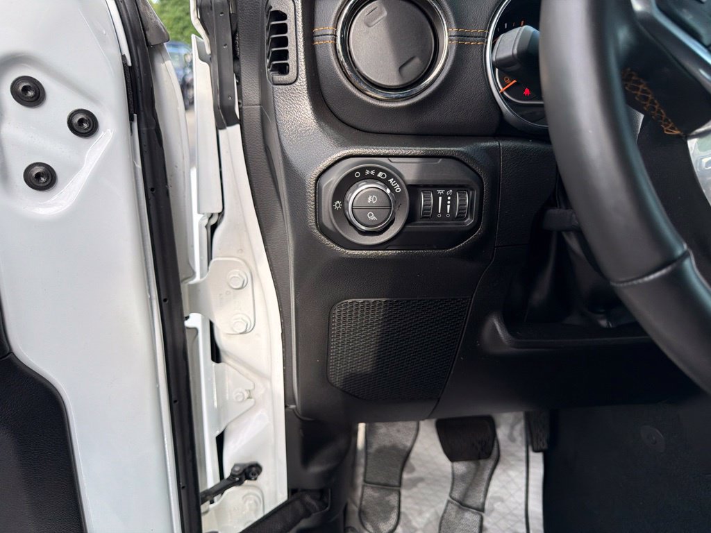 Used 2022 Jeep Gladiator Overland AWD/4WD image 15