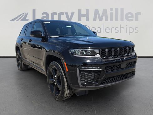 New 2026 Jeep Grand Cherokee Limited w/ Limited Altitude Package AWD/4WD image 7