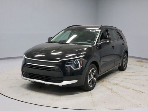 Used 2023 Kia Niro LX FWD image 7