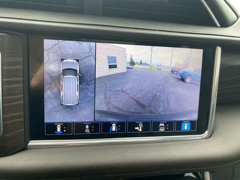 Used 2021 GMC Yukon XL Denali w/ Denali Premium Package AWD/4WD image 22