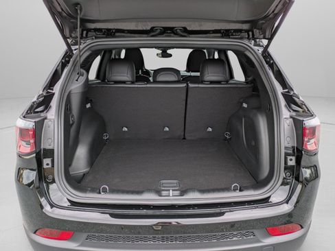 New 2026 Jeep Compass Latitude w/ Sun and Sound Group AWD/4WD image 15