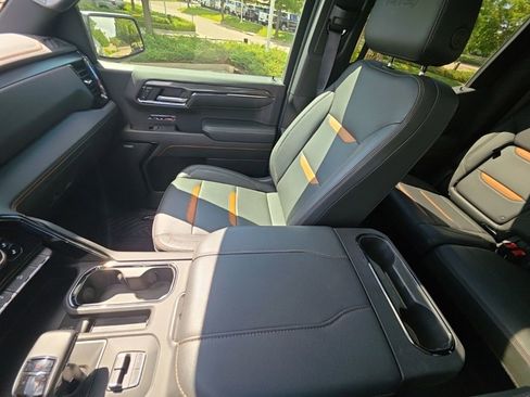 Used 2024 GMC Sierra 1500 AT4 w/ Technology Package AWD/4WD image 36