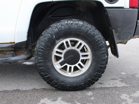 Used 2008 HUMMER H3 Luxury image 32