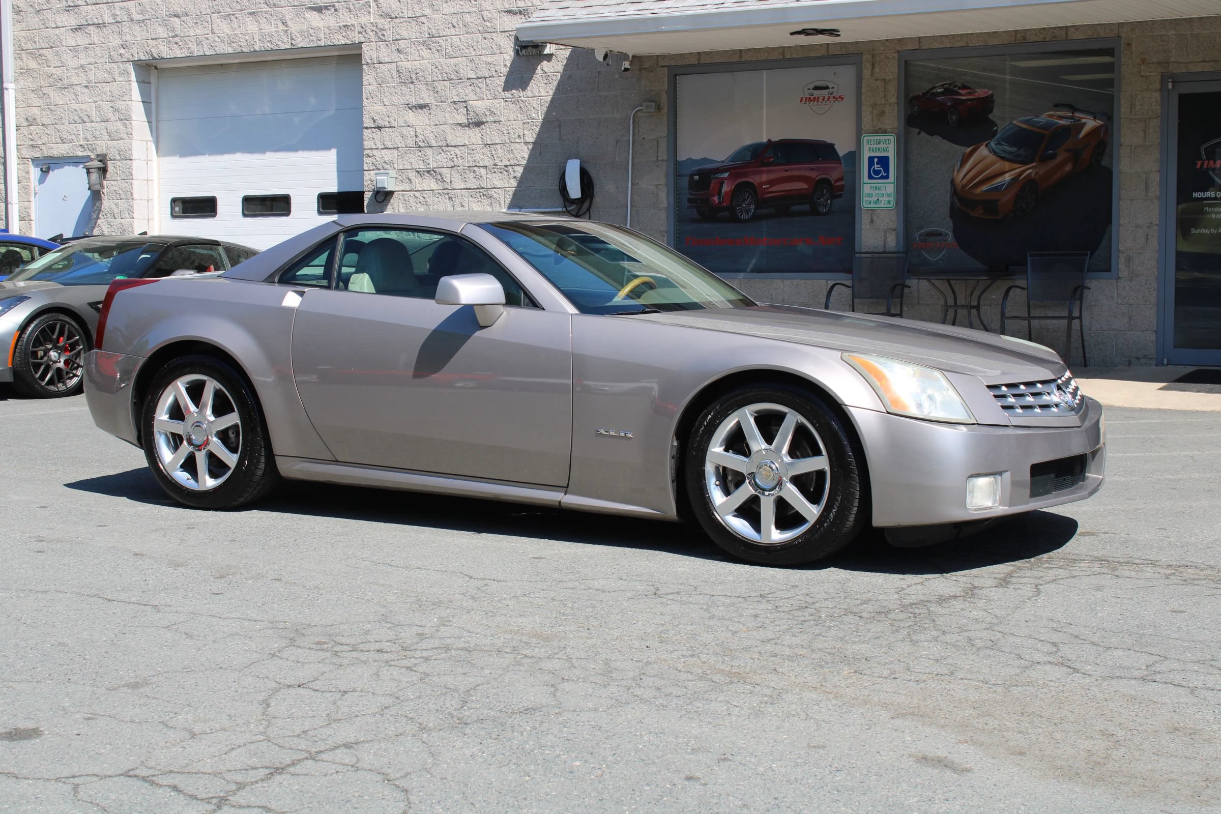 Used 2005 Cadillac XLR RWD image 18