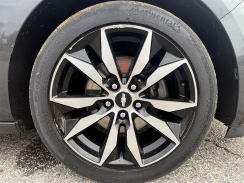 Used 2017 Chevrolet Malibu LT image 32