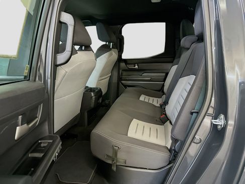 Used 2025 Toyota Tacoma TRD Off-Road image 29