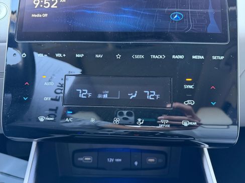 Used 2023 Hyundai Tucson Limited image 11