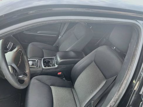 Used 2022 Chrysler 300 Touring w/ Sport Appearance Package RWD image 18