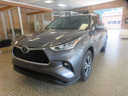 Used 2020 Toyota Highlander XLE