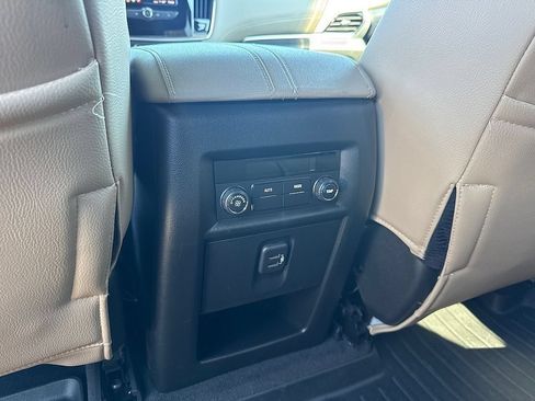 Used 2023 Chevrolet Traverse LS FWD image 11