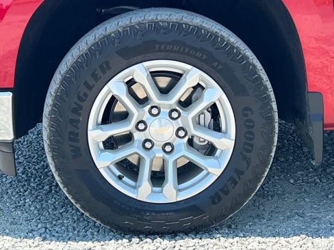 Used 2024 Chevrolet Silverado 1500 LT w/ Z71 Off-Road Package AWD/4WD image 34