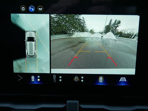 New 2026 Chevrolet Equinox ACTIV w/ Convenience Package III AWD/4WD image 9