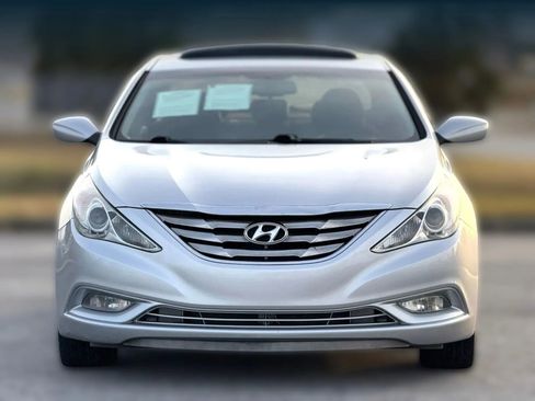 Used 2013 Hyundai Sonata SE w/ Navigation & Sunroof Pkg image 5