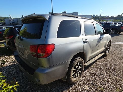 Used 2016 Toyota Sequoia SR5 AWD/4WD image 6
