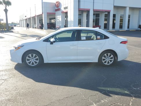 Certified 2025 Toyota Corolla LE image 7