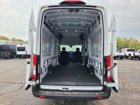 New 2023 Ford E-Transit 148 High Roof Extended image 36