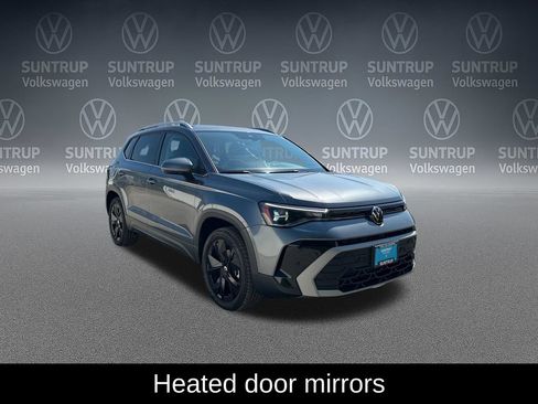 Used 2025 Volkswagen Taos SE FWD image 9