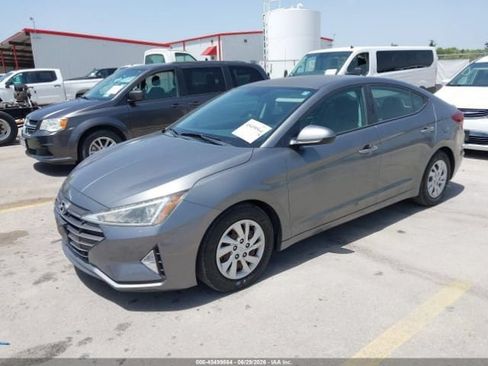 Used 2019 Hyundai Elantra SE FWD image 2