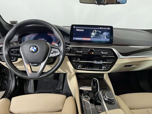 Used 2023 BMW 530i xDrive 530i xDrive w/ Premium Package image 13