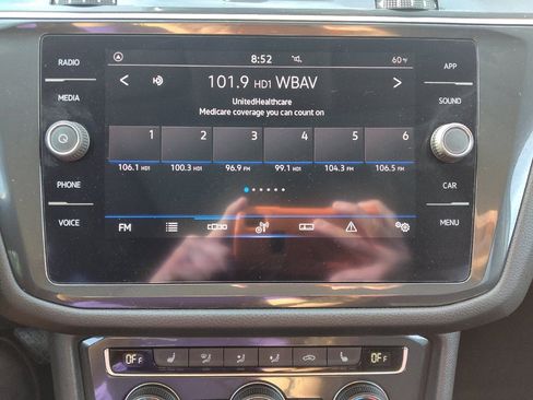Used 2021 Volkswagen Tiguan SE w/ Panoramic Sunroof Package FWD image 25
